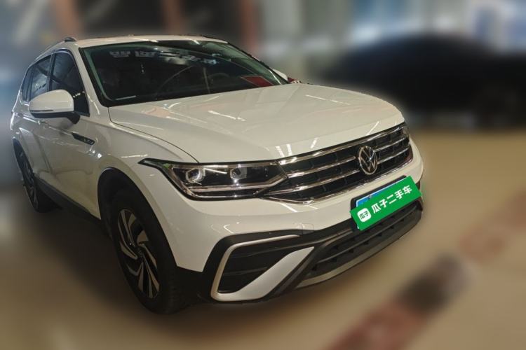 Used Volkswagen Tiguan L 2024 300TSI Automatic Two-Wheel Drive Smart Edition Front Right 45 Deg