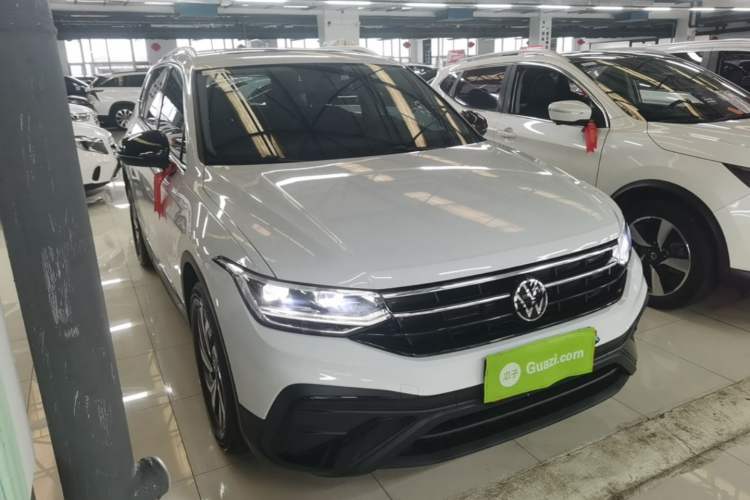 Used Volkswagen Tiguan L 2024 300TSI Automatic Two-Wheel Drive Smart Edition Front Right 45 Deg