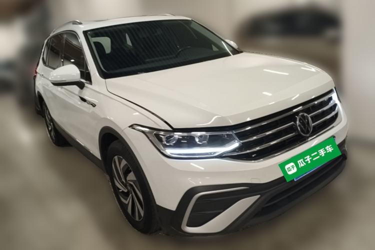 Used Volkswagen Tiguan L 2024 300TSI Automatic Two-Wheel Drive Smart Edition Front Right 45 Deg