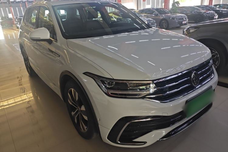 Used Volkswagen Tiguan L 2024 330TSI Automatic Two-Wheel Drive R-Line Enhanced Edition Front Right 45 Deg