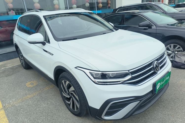 Used Volkswagen Tiguan L 2024 300TSI Automatic Two-Wheel Drive Smart Edition Front Right 45 Deg