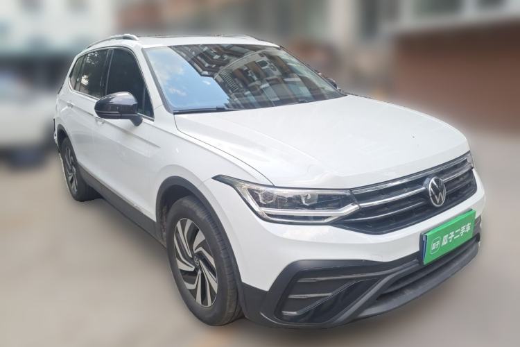 Used Volkswagen Tiguan L 2024 300TSI Automatic Two-Wheel Drive Smart Edition Front Right 45 Deg