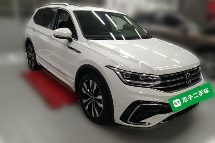 Used Volkswagen Tiguan L 2024 330TSI Automatic Two-Wheel Drive R-Line Enhanced Edition Front Right 45 Deg