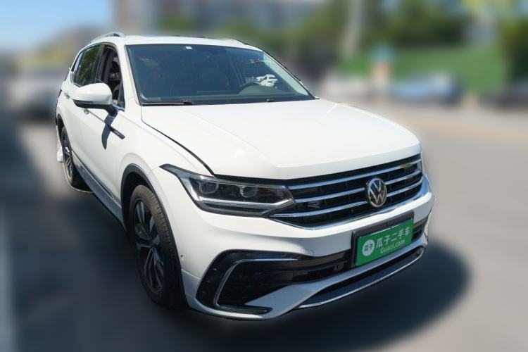 Used Volkswagen Tiguan L 2024 330TSI Automatic Two-Wheel Drive R-Line Enhanced Edition Front Right 45 Deg