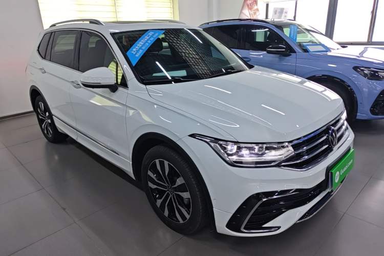 Used Volkswagen Tiguan L 2024 Outstanding Model 330TSI Automatic Two-Wheel Drive R-Line Dragon Glory Edition Front Right 45 Deg
