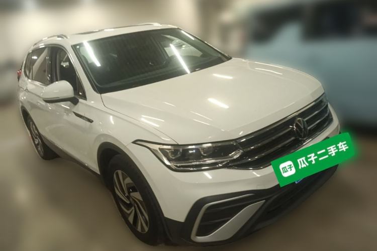 Used Volkswagen Tiguan L 2024 300TSI Automatic Two-Wheel Drive Smart Edition Front Right 45 Deg