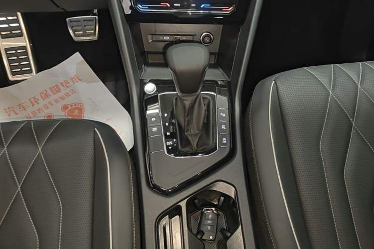 Used Volkswagen Tiguan L 2024 330TSI Automatic Two-Wheel Drive R-Line Enhanced Edition Gear Lever