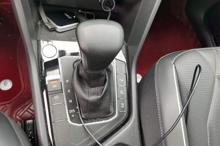 Used Volkswagen Tiguan L 2024 330TSI Automatic Two-Wheel Drive R-Line Enhanced Edition Gear Lever