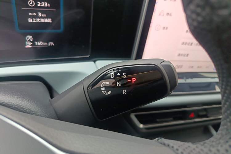 Used Volkswagen Tiguan L 2024 PRO 330TSI Two-Wheel Drive Smart Drive Edition Gear Lever