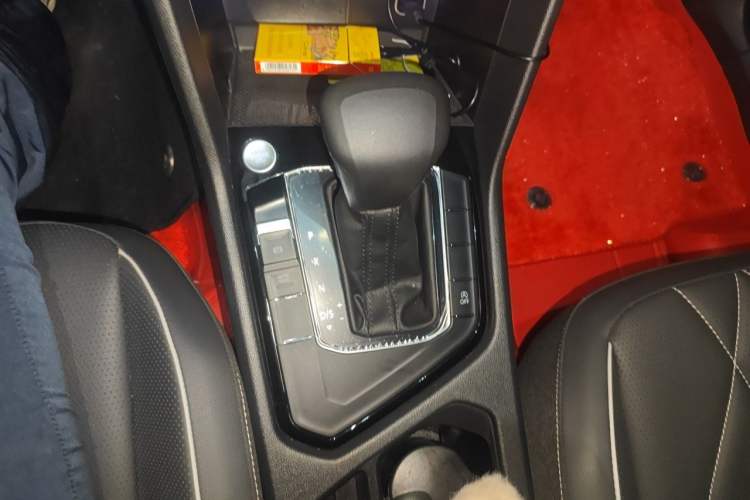 Used Volkswagen Tiguan L 2024 300TSI Automatic Two-Wheel Drive Smart Edition Gear Lever