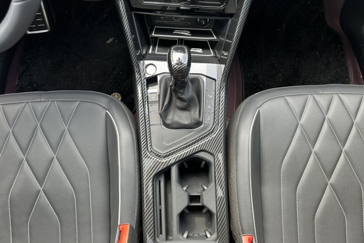 Used Volkswagen Tiguan L 2024 330TSI Automatic Two-Wheel Drive R-Line Enhanced Edition Gear Lever