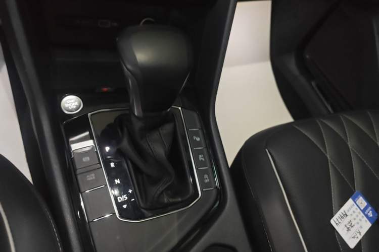 Used Volkswagen Tiguan L 2024 330TSI Automatic Two-Wheel Drive R-Line Enhanced Edition Gear Lever