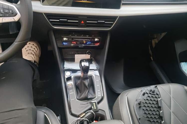 Used Volkswagen Tiguan L 2024 300TSI Automatic Two-Wheel Drive Smart Edition Gear Lever