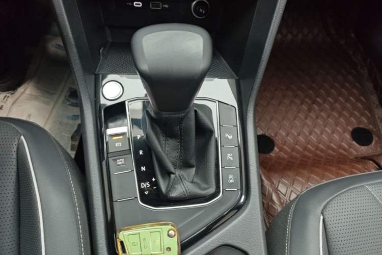 Used Volkswagen Tiguan L 2024 330TSI Automatic Two-Wheel Drive R-Line Enhanced Edition Gear Lever