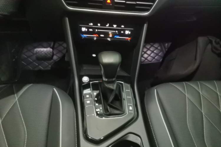Used Volkswagen Tiguan L 2024 300TSI Automatic Two-Wheel Drive Smart Edition Gear Lever