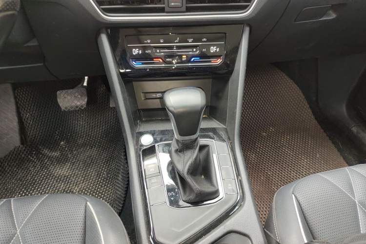 Used Volkswagen Tiguan L 2024 300TSI Automatic Two-Wheel Drive Smart Edition Gear Lever