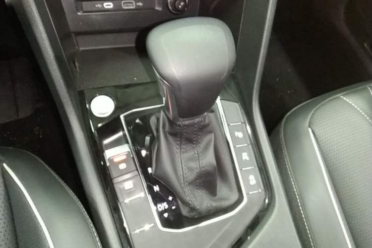 Used Volkswagen Tiguan L 2024 330TSI Automatic Two-Wheel Drive R-Line Enhanced Edition Gear Lever