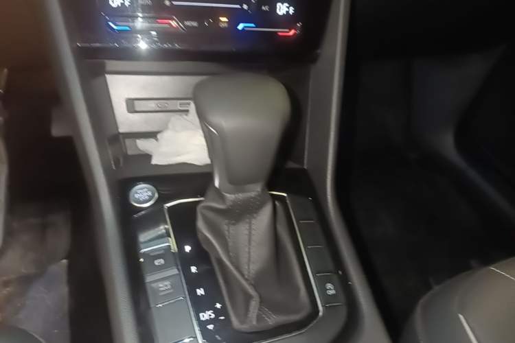 Used Volkswagen Tiguan L 2024 300TSI Automatic Two-Wheel Drive Smart Edition Gear Lever