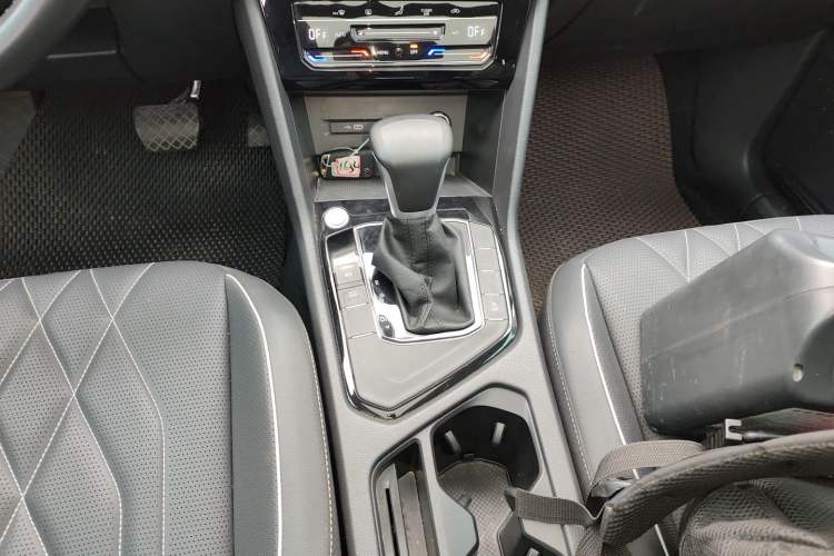 Used Volkswagen Tiguan L 2024 300TSI Automatic Two-Wheel Drive Smart Edition Gear Lever