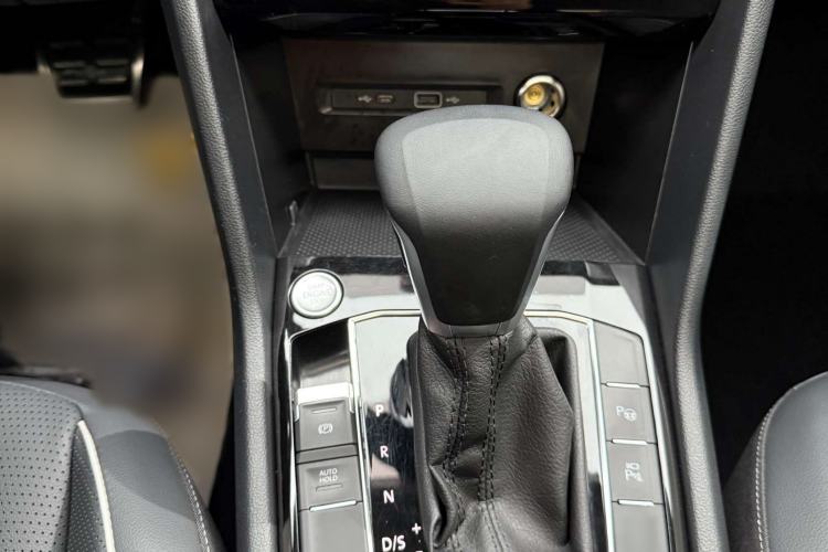 Used Volkswagen Tiguan L 2024 330TSI Automatic Two-Wheel Drive R-Line Enhanced Edition Gear Lever