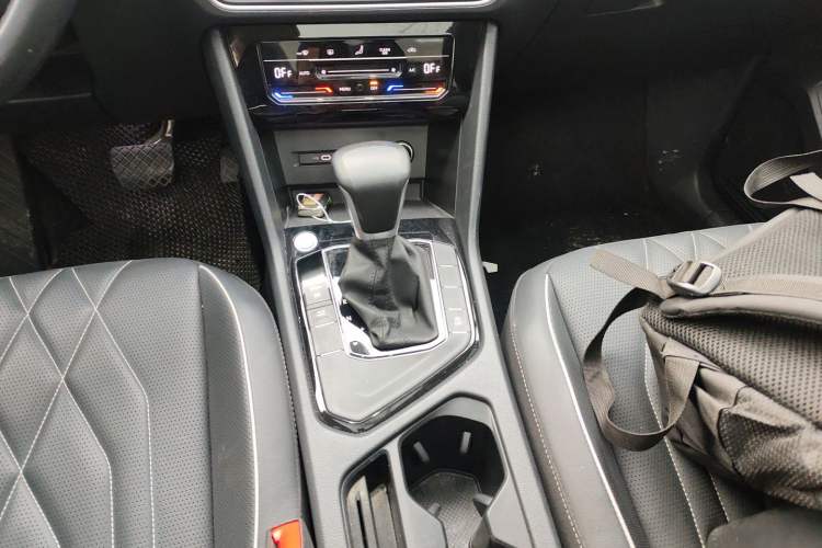 Used Volkswagen Tiguan L 2024 300TSI Automatic Two-Wheel Drive Smart Edition Gear Lever