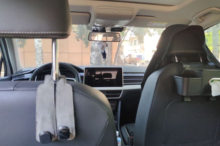 Used Volkswagen Tiguan L 2024 Outstanding Model 300TSI Automatic Two-Wheel Drive Longteng Edition Headliner