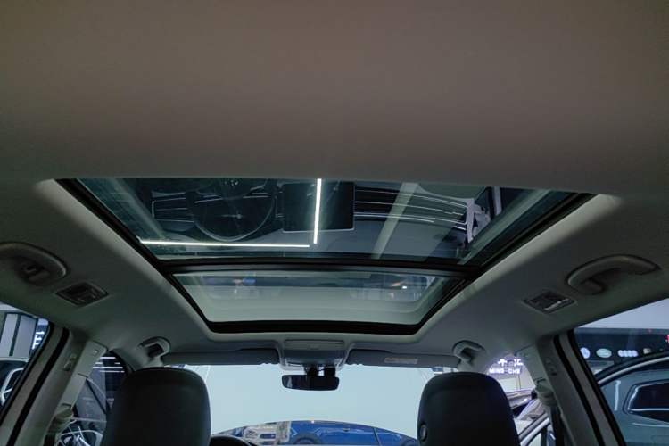 Used Volkswagen Tiguan L 2024 330TSI Automatic Two-Wheel Drive R-Line Enhanced Edition Headliner