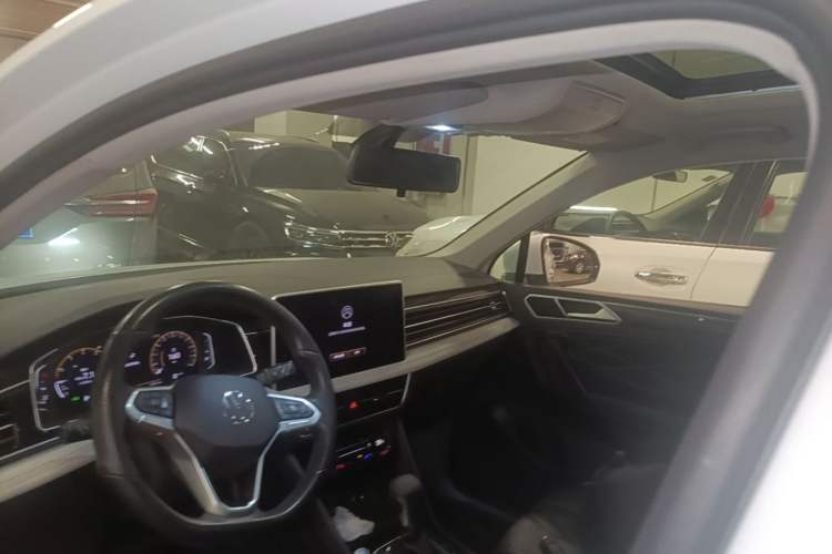 Used Volkswagen Tiguan L 2024 300TSI Automatic Two-Wheel Drive Smart Edition Headliner