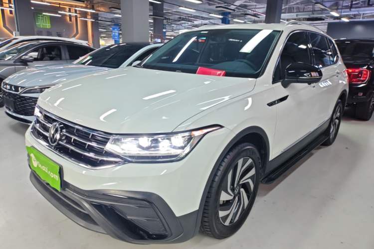 Used Volkswagen Tiguan L 2024 300TSI Automatic Two-Wheel Drive Smart Edition Guazi used car, China used car export, Used car for sale, Used  cars, Cheapest cars for sale