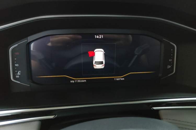 Used Volkswagen Tiguan L 2024 Outstanding Model 300TSI Automatic Two-Wheel Drive Longteng Edition Instrument Cluster
