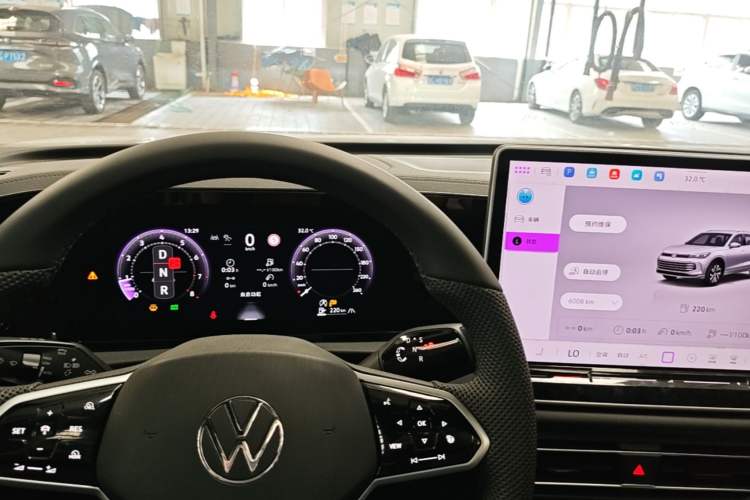Used Volkswagen Tiguan L 2024 PRO 330TSI Two-Wheel Drive Smart Edition Instrument Cluster