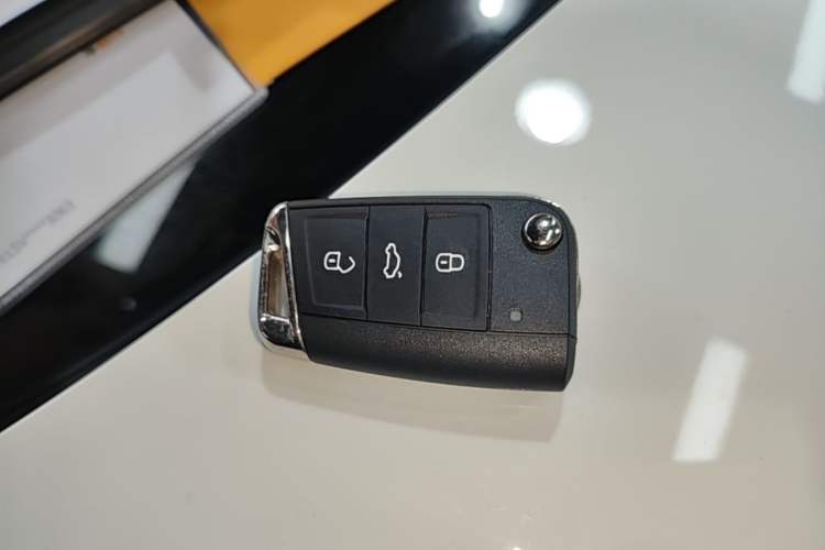 Used Volkswagen Tiguan L 2024 Outstanding Model 300TSI Automatic Two-Wheel Drive Longteng Edition Interior 1