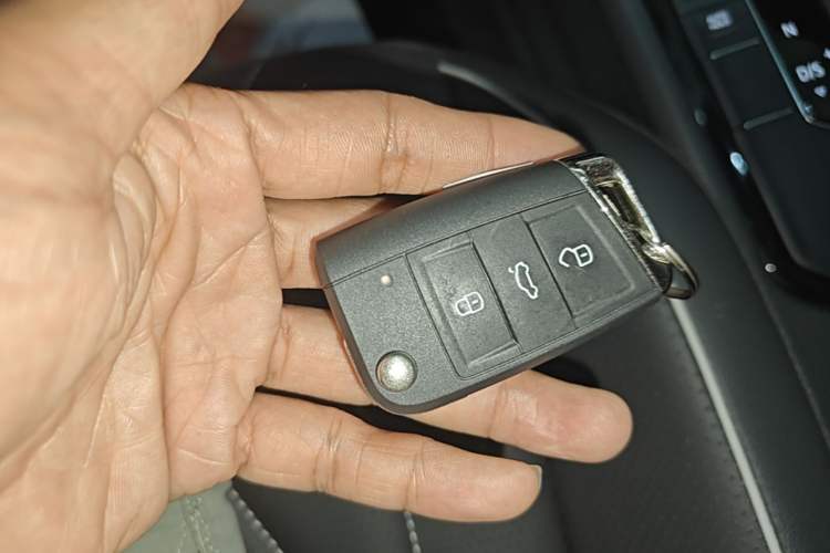 Used Volkswagen Tiguan L 2024 330TSI Automatic Two-Wheel Drive R-Line Enhanced Edition Interior 1