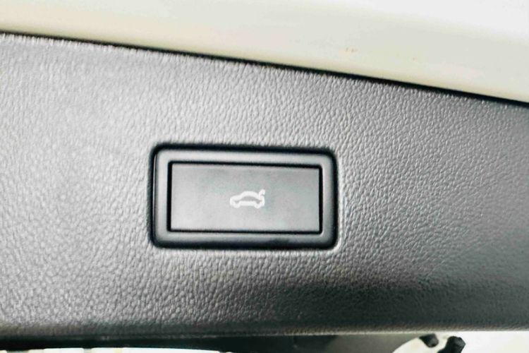 Used Volkswagen Tiguan L 2024 330TSI Automatic Two-Wheel Drive R-Line Enhanced Edition Interior 1