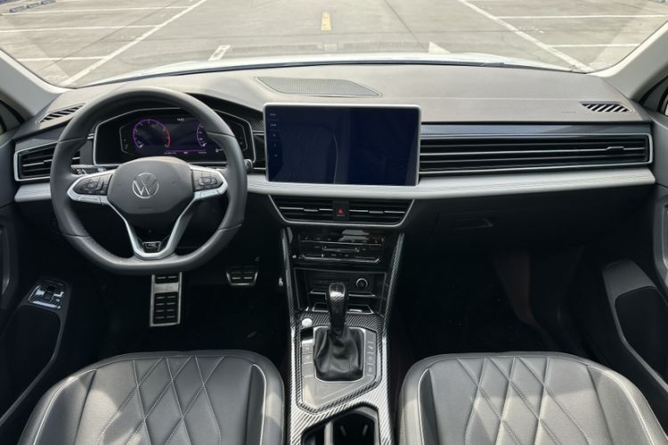 Used Volkswagen Tiguan L 2024 330TSI Automatic Two-Wheel Drive R-Line Enhanced Edition Interior 1