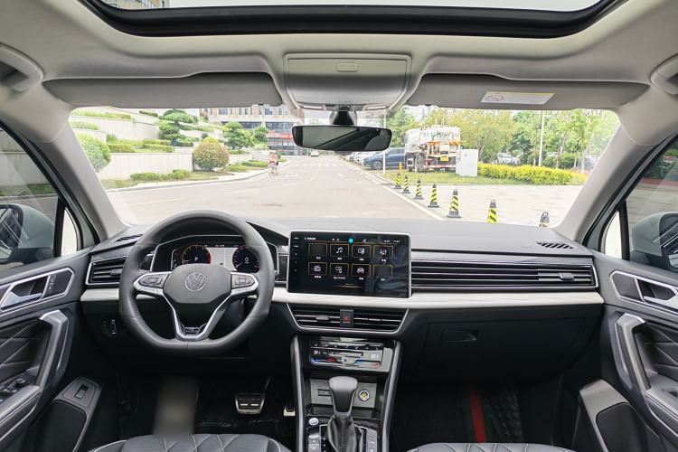 Used Volkswagen Tiguan L 2024 330TSI Automatic Two-Wheel Drive R-Line Enhanced Edition Interior 1