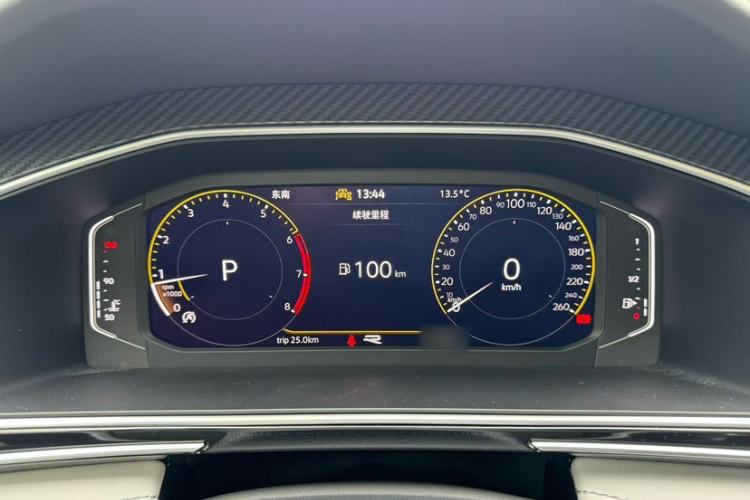 Used Volkswagen Tiguan L 2024 Outstanding Model 330TSI Automatic Two-Wheel Drive R-Line Dragon Glory Edition Interior 2