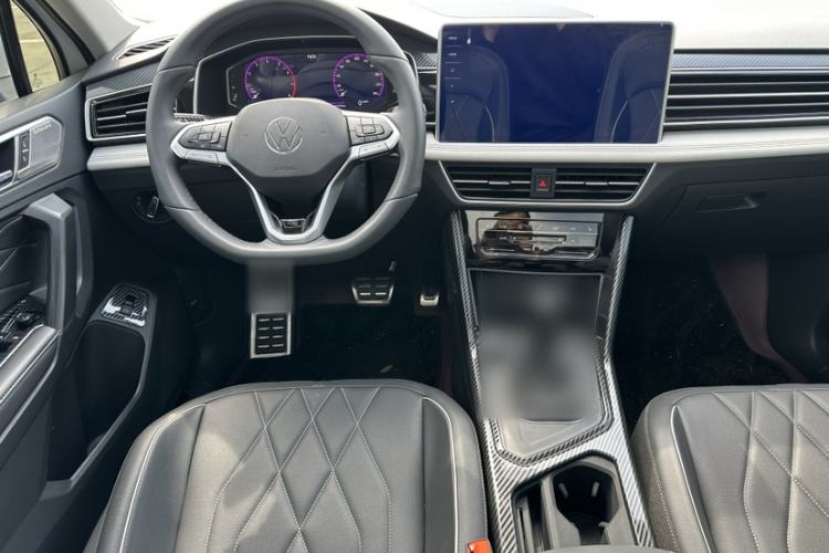 Used Volkswagen Tiguan L 2024 330TSI Automatic Two-Wheel Drive R-Line Enhanced Edition Interior 3