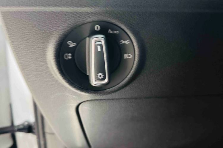 Used Volkswagen Tiguan L 2024 330TSI Automatic Two-Wheel Drive R-Line Enhanced Edition Interior 4