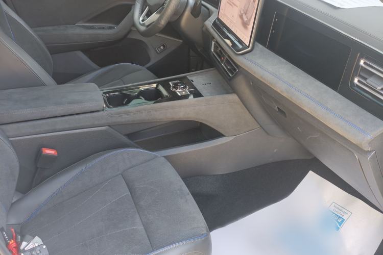 Used Volkswagen Tiguan L 2024 PRO 380TSI Four-Wheel Drive R-Line Prestige Edition Interior 4