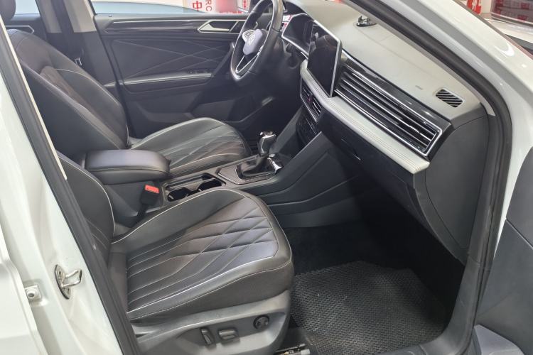 Used Volkswagen Tiguan L 2024 Outstanding Model 300TSI Automatic Two-Wheel Drive Longteng Edition Interior 7