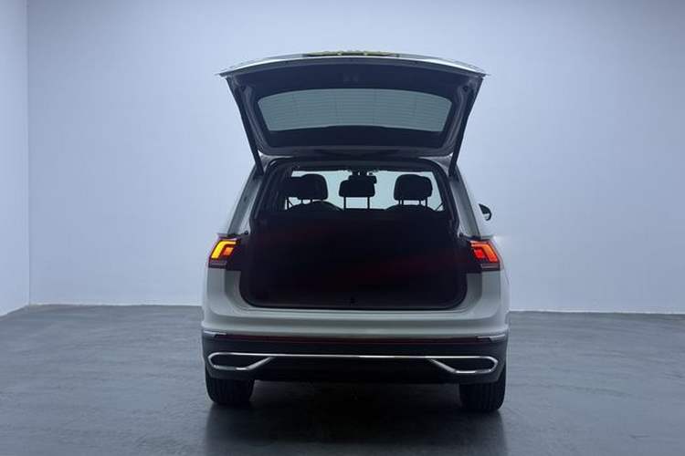 Used Volkswagen Tiguan L 2024 300TSI Automatic Two-Wheel Drive Smart Edition Interior 7
