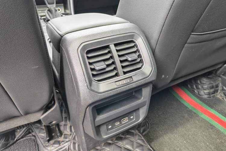Used Volkswagen Tiguan L 2024 330TSI Automatic Two-Wheel Drive R-Line Enhanced Edition Interior 8