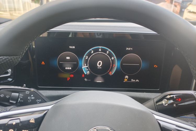 Used Volkswagen Tiguan L 2024 PRO 380TSI Four-Wheel Drive R-Line Prestige Edition Interior 8
