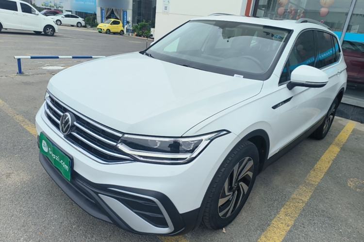 Used Volkswagen Tiguan L 2024 300TSI Automatic Two-Wheel Drive Smart Edition Guazi used car, China used car export, Used car for sale, Used cars, Cheapest cars for sale