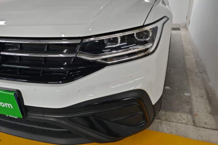 Used Volkswagen Tiguan L 2024 Outstanding Model 300TSI Automatic Two-Wheel Drive Longteng Edition Left Front Headlight