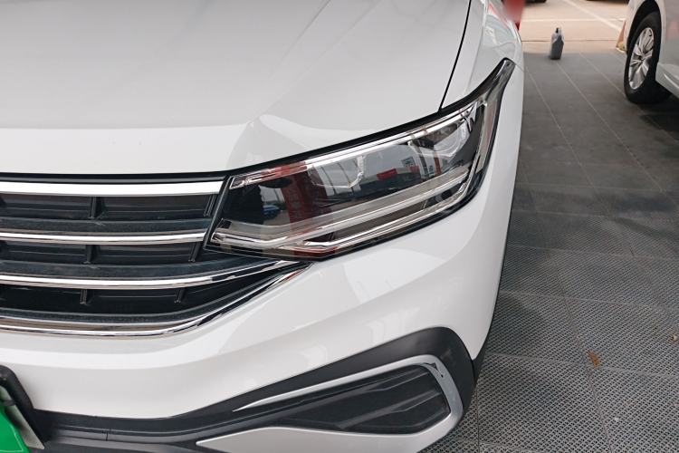 Used Volkswagen Tiguan L 2024 300TSI Automatic Two-Wheel Drive Smart Edition Left Front Headlight