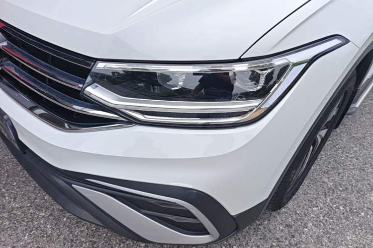 Used Volkswagen Tiguan L 2024 300TSI Automatic Two-Wheel Drive Smart Edition Left Front Headlight