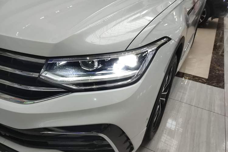Used Volkswagen Tiguan L 2024 330TSI Automatic Two-Wheel Drive R-Line Enhanced Edition Left Front Headlight