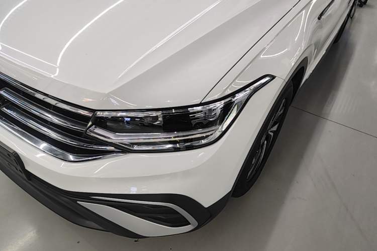 Used Volkswagen Tiguan L 2024 330TSI Automatic Two-Wheel Drive Smart Edition Left Front Headlight